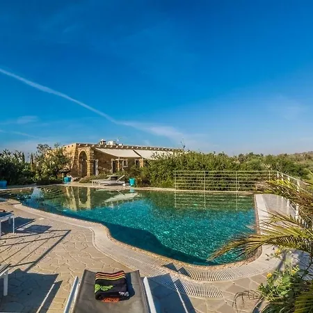 Trulli Altomare Villa Alliste